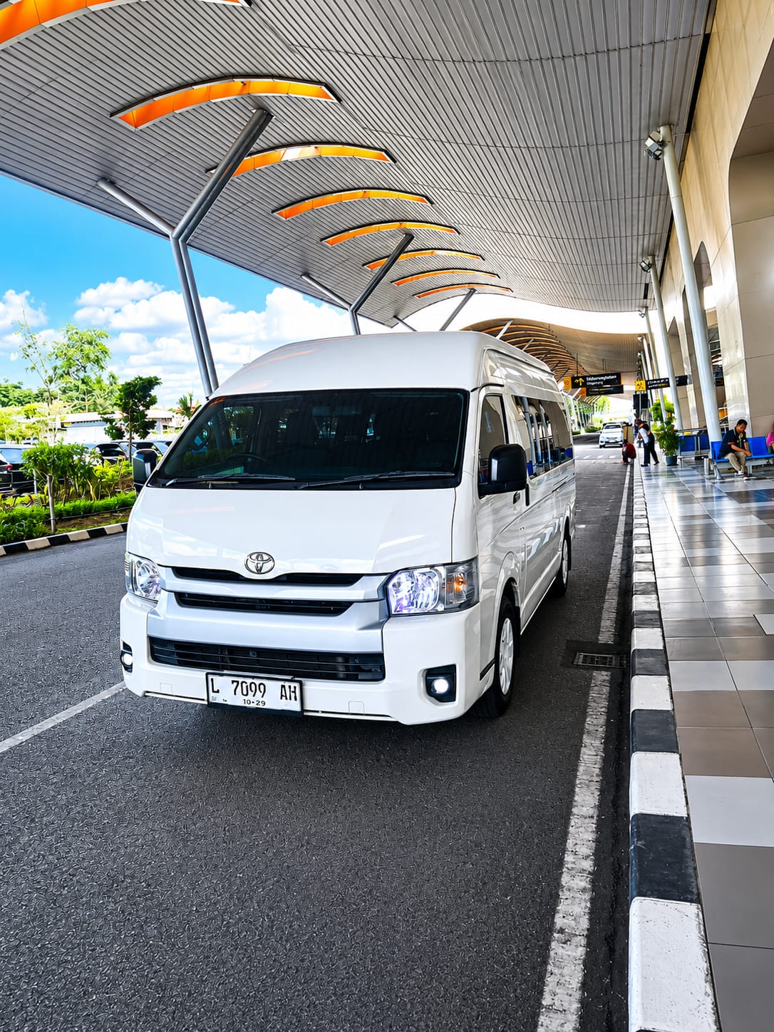 Hiace penjemputan bandara