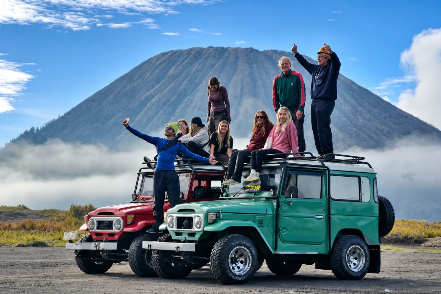 Rombongan wisata Jeep Bromo